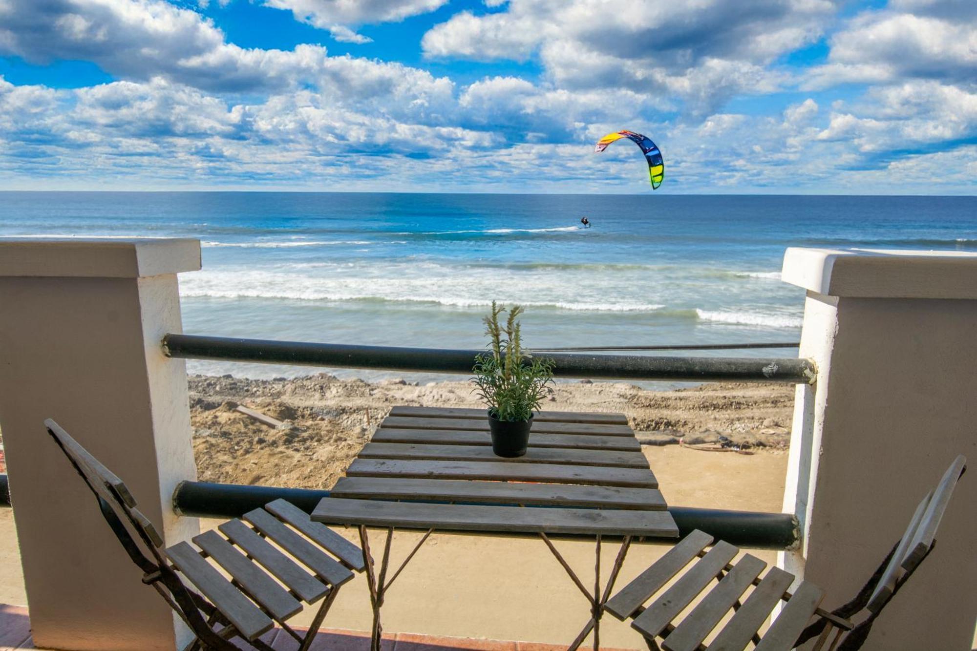 Beachfront Two Bedroom With 3 Beds ティファナ エクステリア 写真