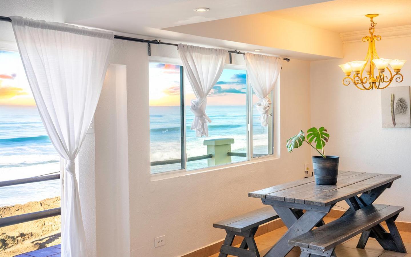 Beachfront Two Bedroom With 3 Beds ティファナ エクステリア 写真